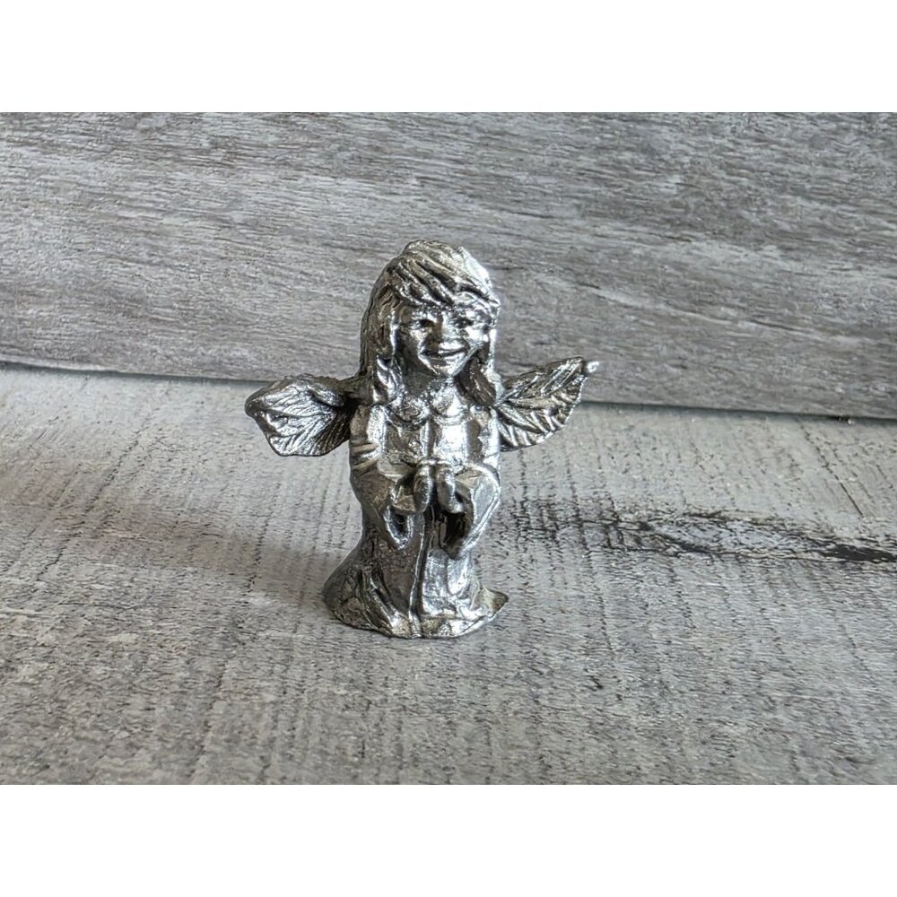 Michael Ricker Pewter Angel Diorama Miniature Art Figurine 261c
